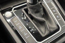 musta Volkswagen Passat 2020 kuva 24.