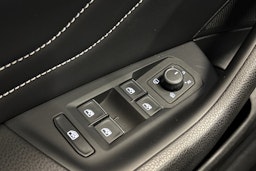 musta Volkswagen Passat 2020 kuva 28.