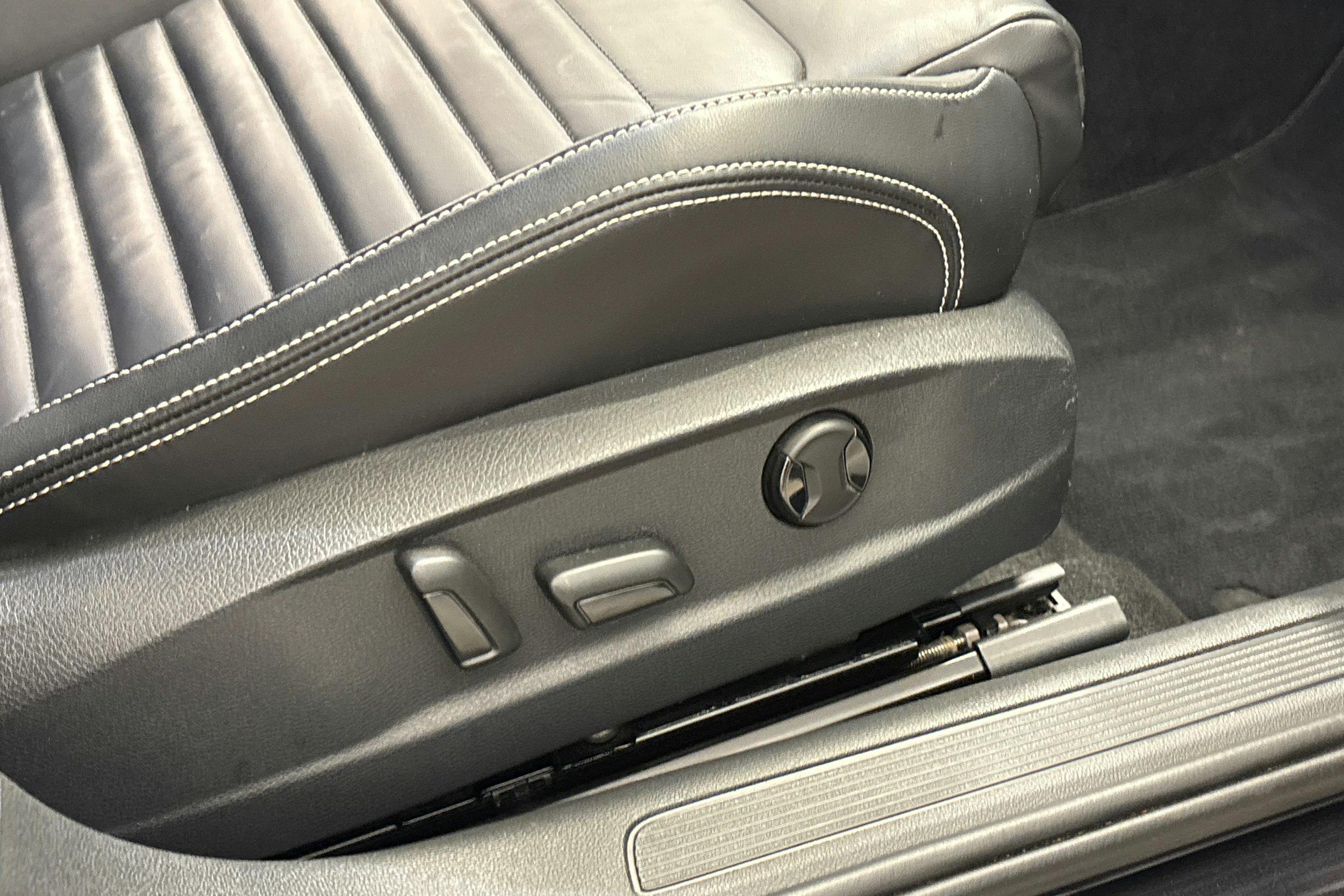 musta Volkswagen Passat 2020 kuva 32.