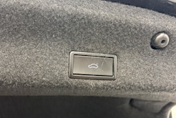 musta Volkswagen Passat 2020 kuva 34.