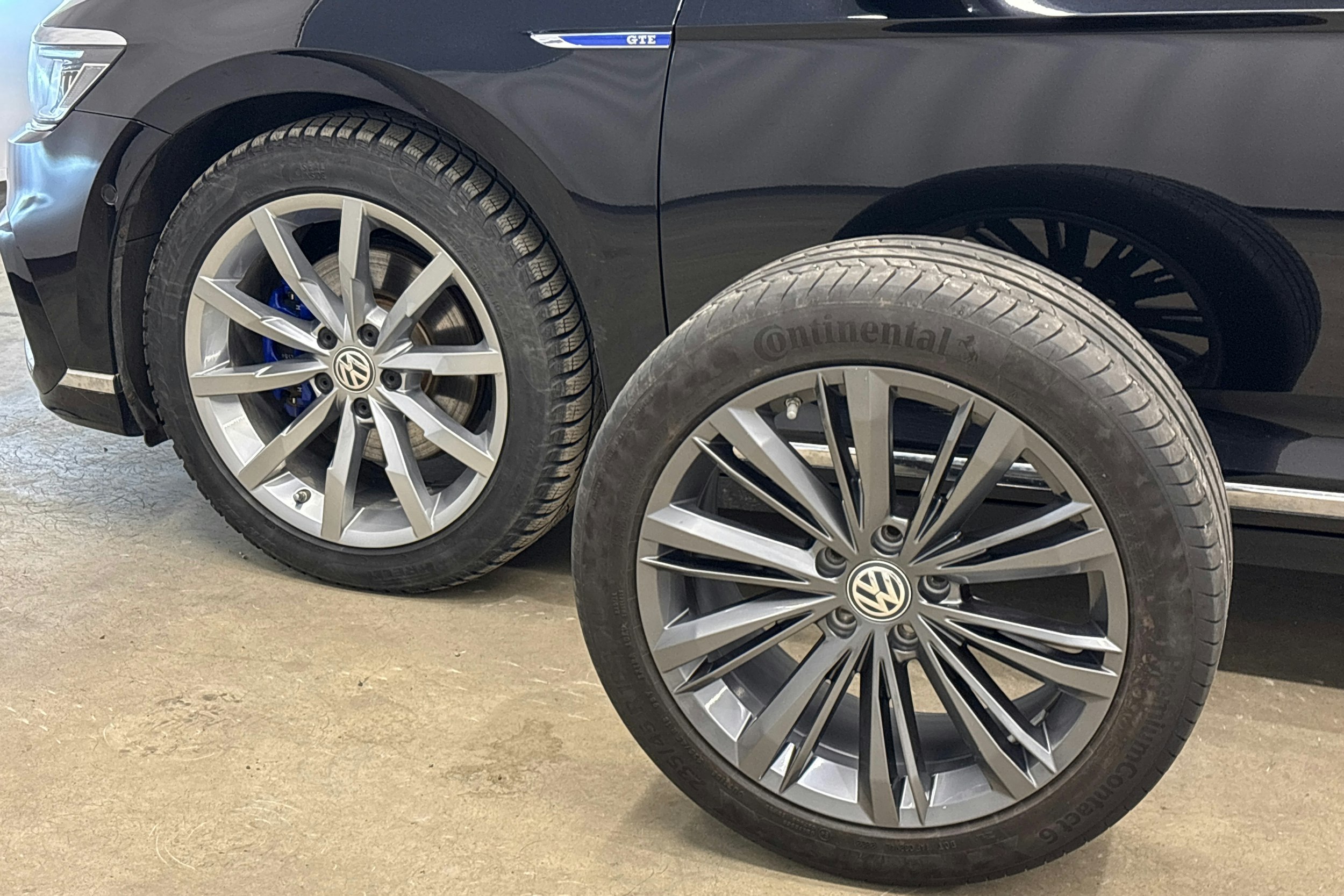 musta Volkswagen Passat 2020 kuva 38.