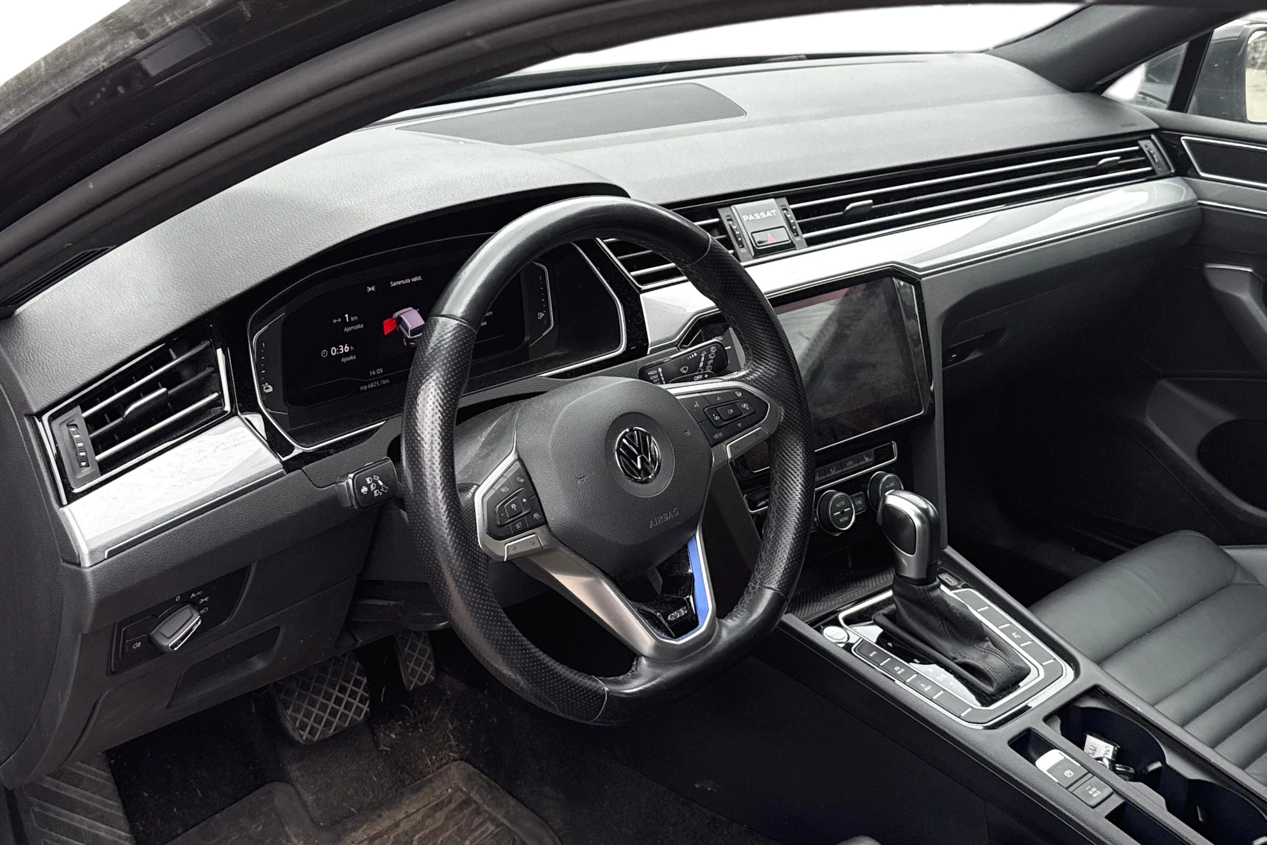 harmaa Volkswagen Passat 2020 kuva 3.