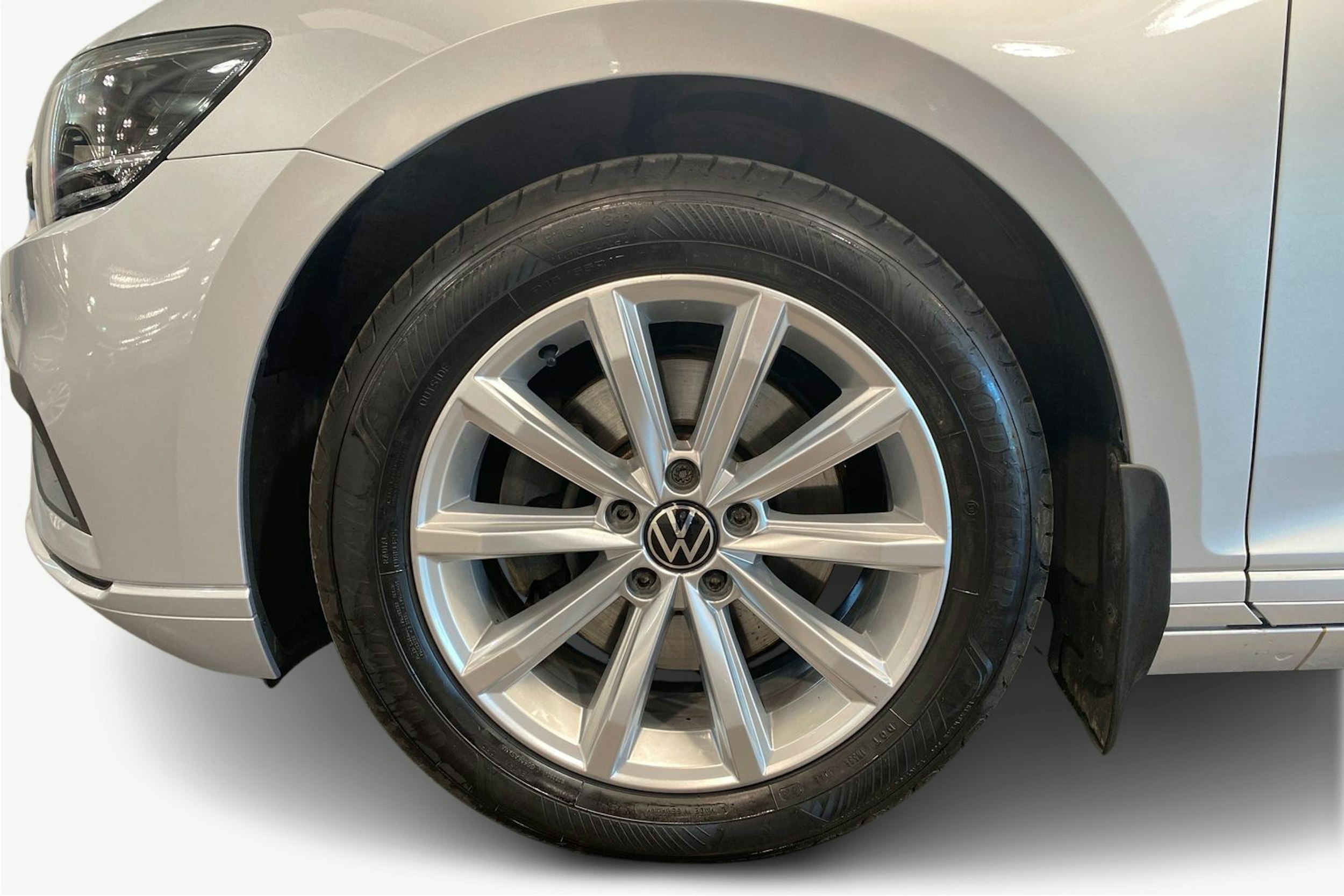 hopea Volkswagen Passat 2021 kuva 11.