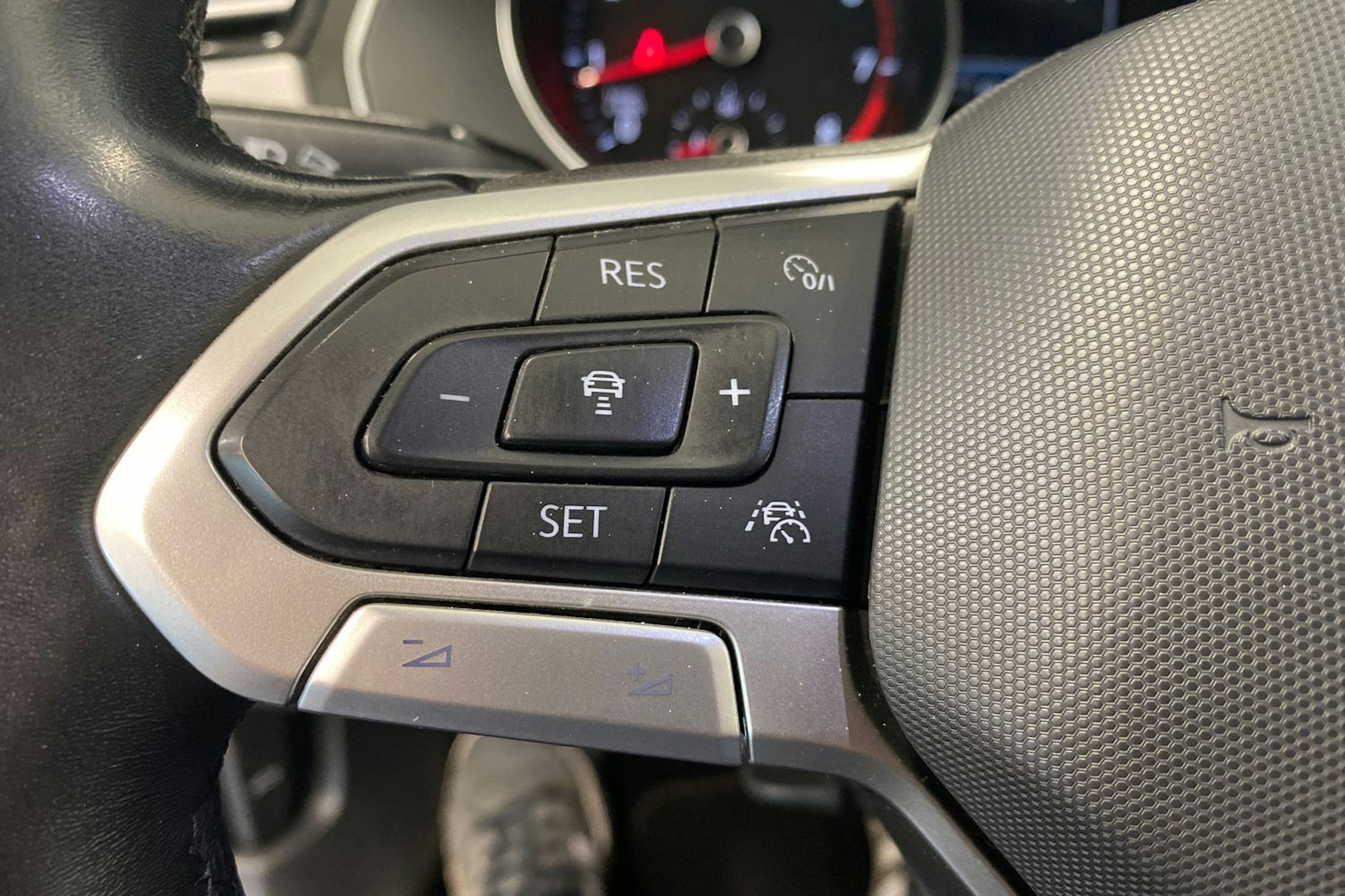 hopea Volkswagen Passat 2021 kuva 14.