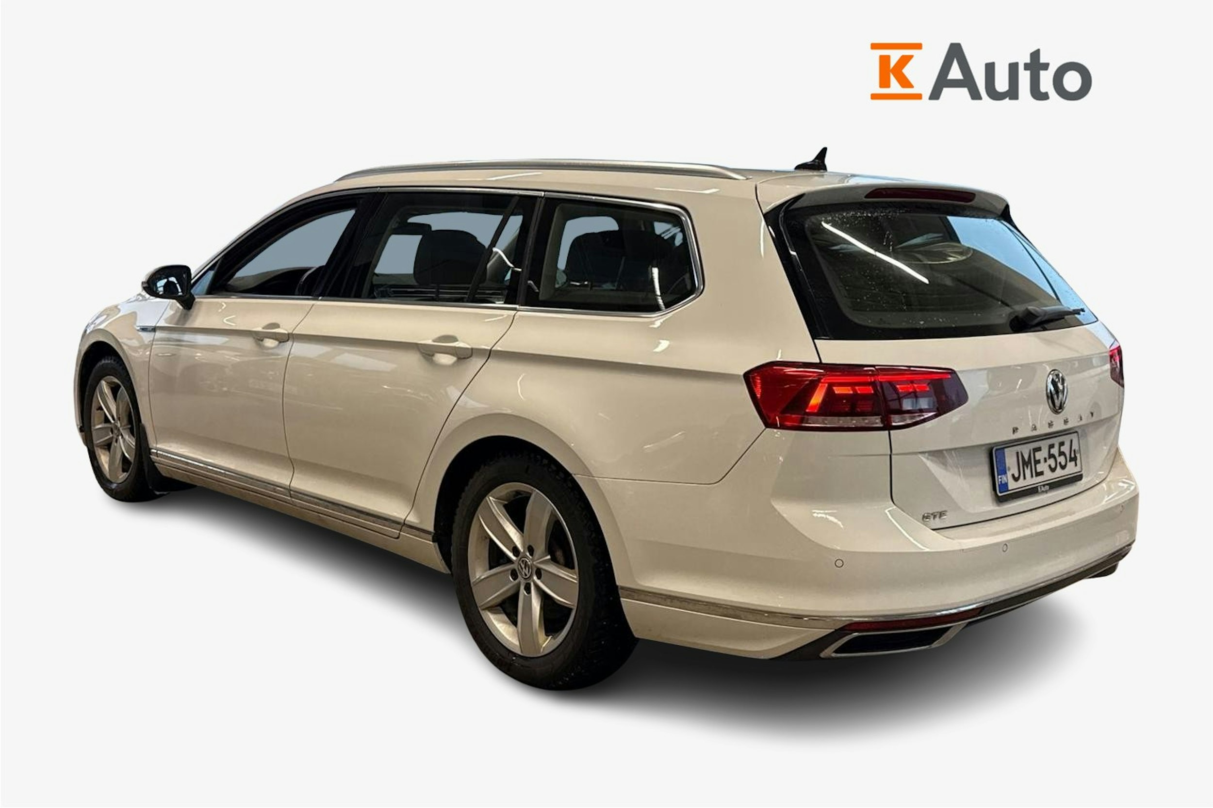 Valkoinen Volkswagen PASSAT 2020 kuva 2.