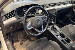 Valkoinen Volkswagen PASSAT 2020 kuva 3.
