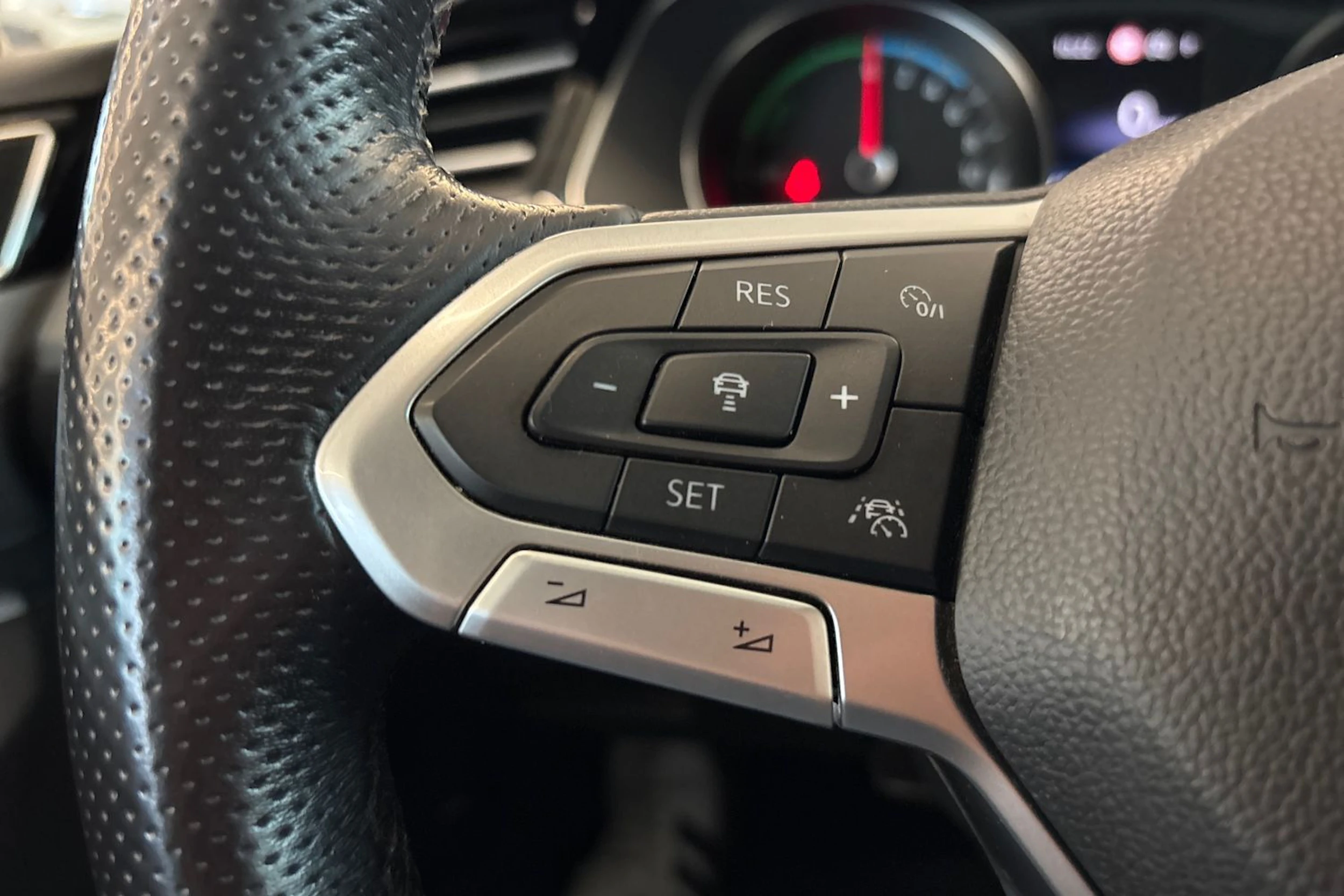 Hopea Volkswagen PASSAT 2020 kuva 13.