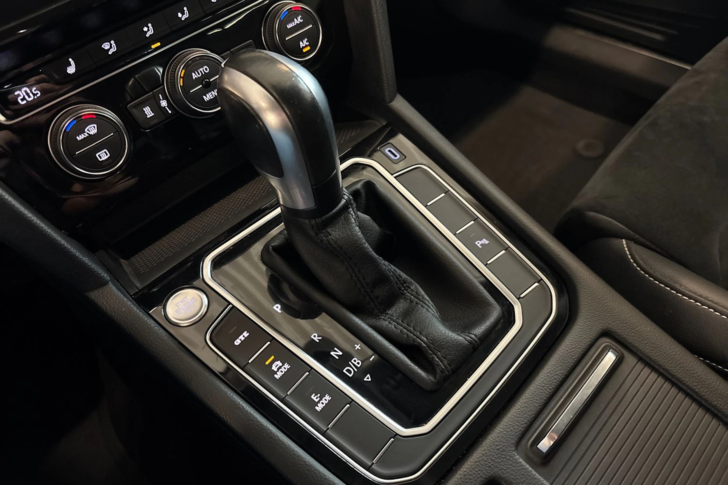 Hopea Volkswagen PASSAT 2020 kuva 17.