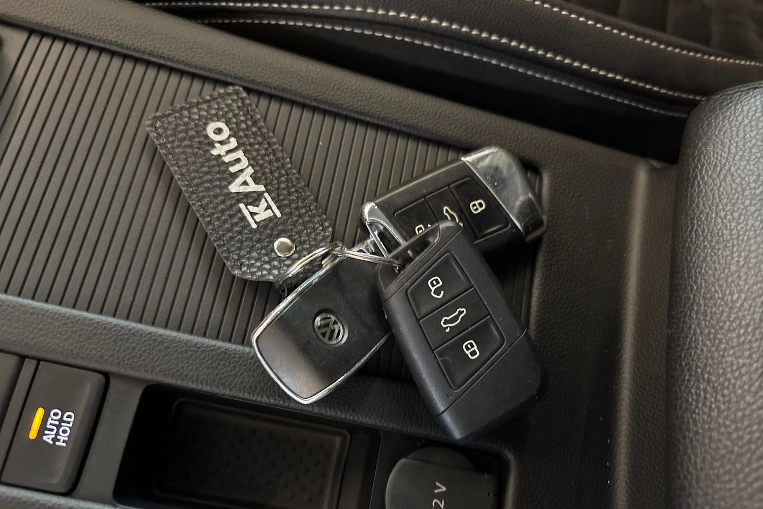 Hopea Volkswagen PASSAT 2020 kuva 18.