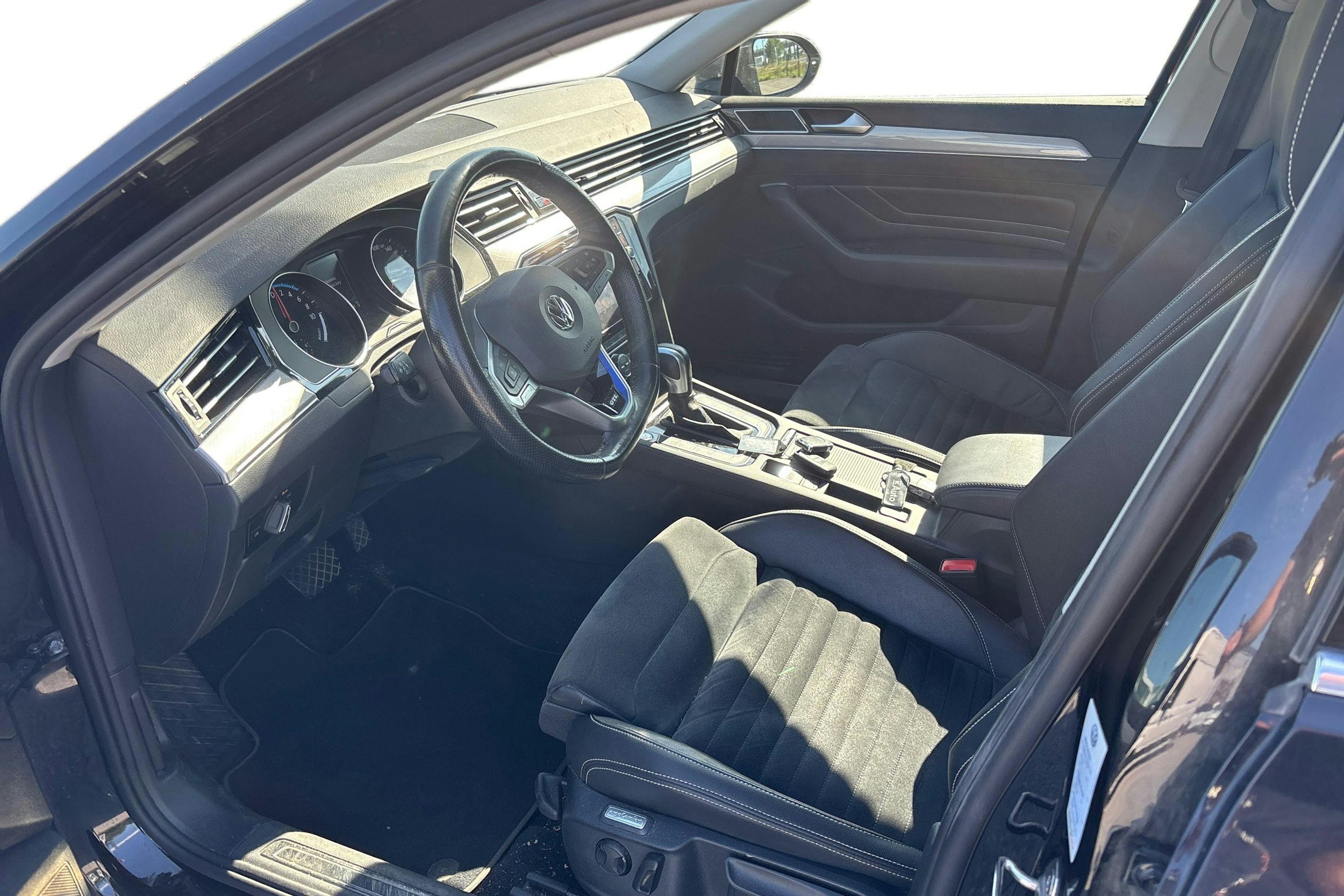 musta Volkswagen Passat 2020 kuva 3.