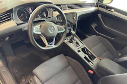 musta Volkswagen Passat 2020 kuva 6.