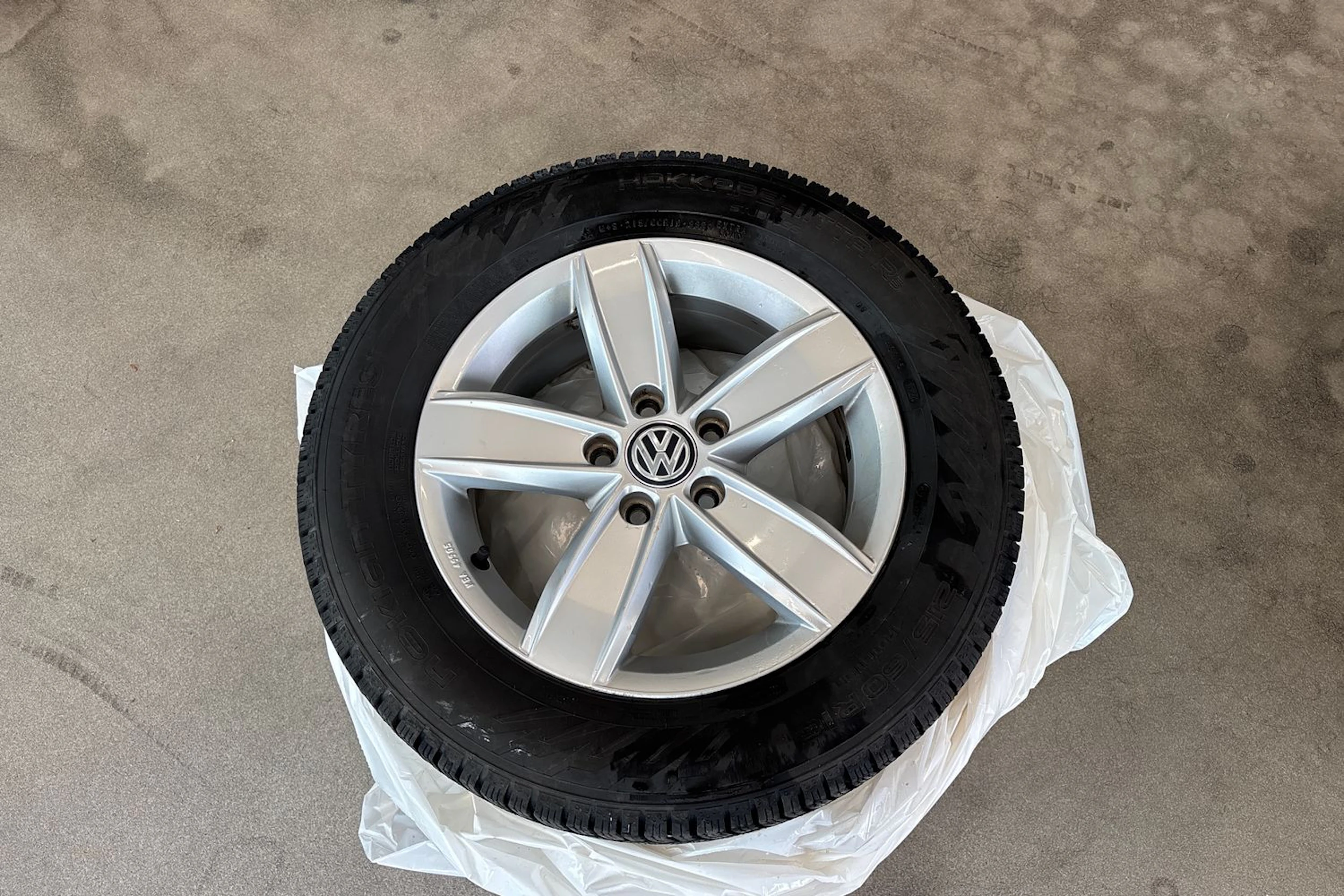 musta Volkswagen Passat 2020 kuva 10.