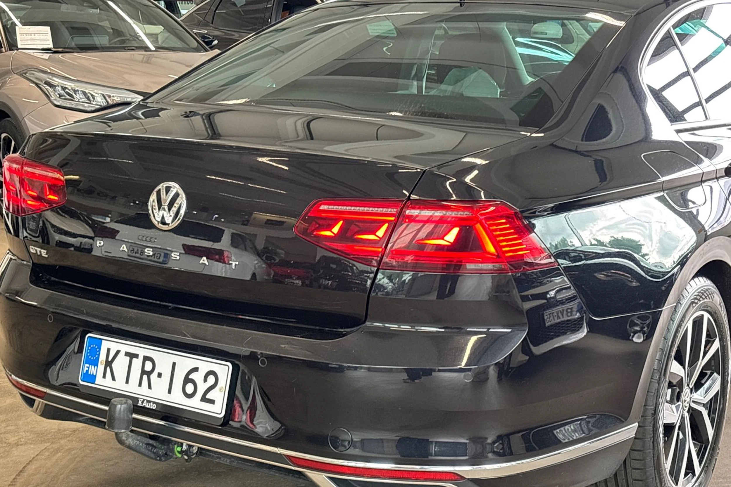 musta Volkswagen Passat 2020 kuva 17.
