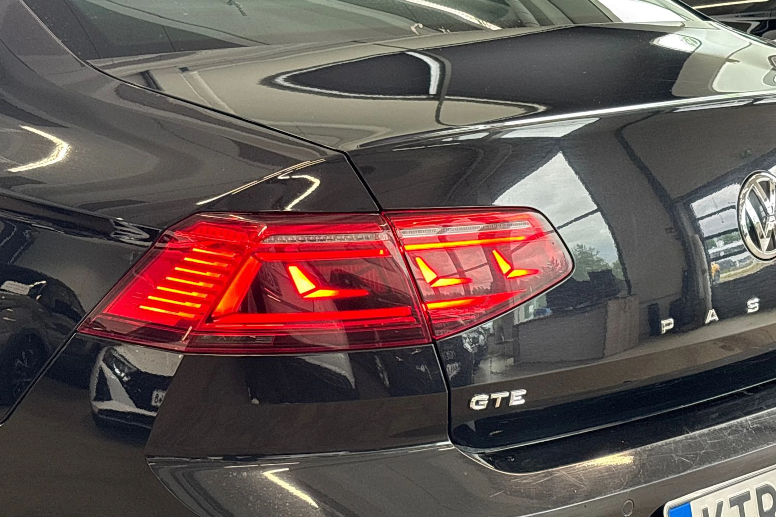 musta Volkswagen Passat 2020 kuva 18.