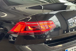 musta Volkswagen Passat 2020 kuva 18.