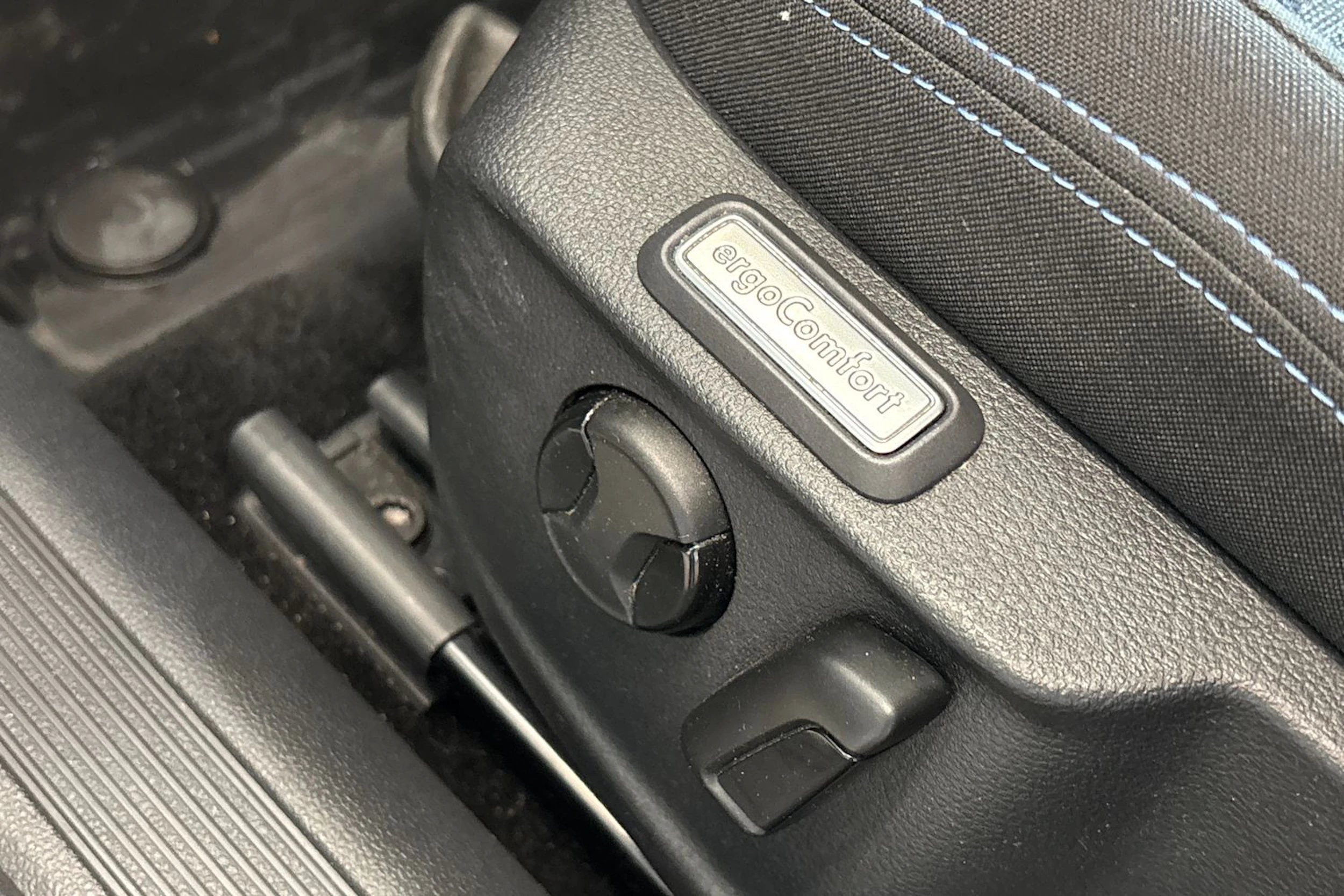 musta Volkswagen Passat 2020 kuva 23.