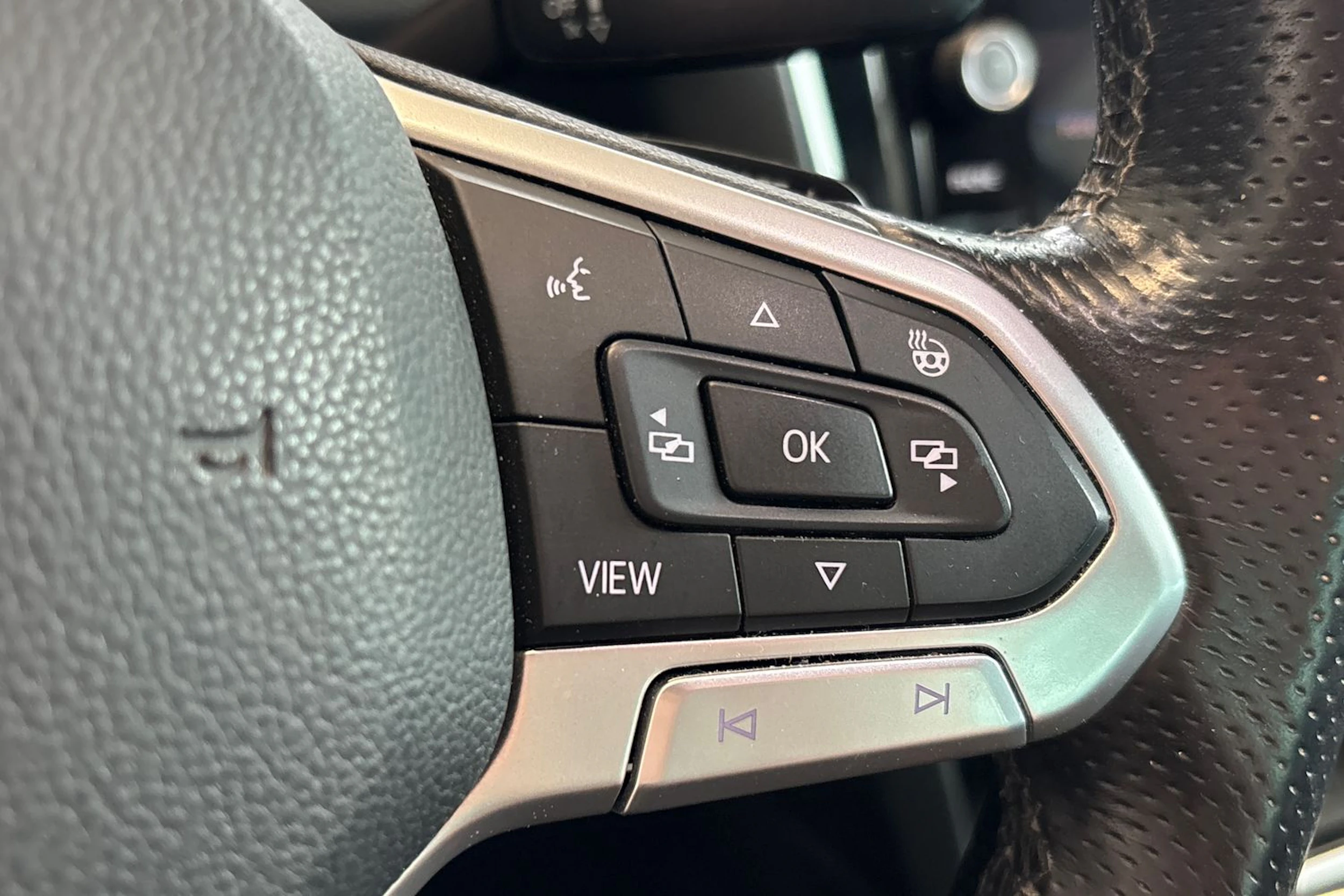 musta Volkswagen Passat 2020 kuva 30.