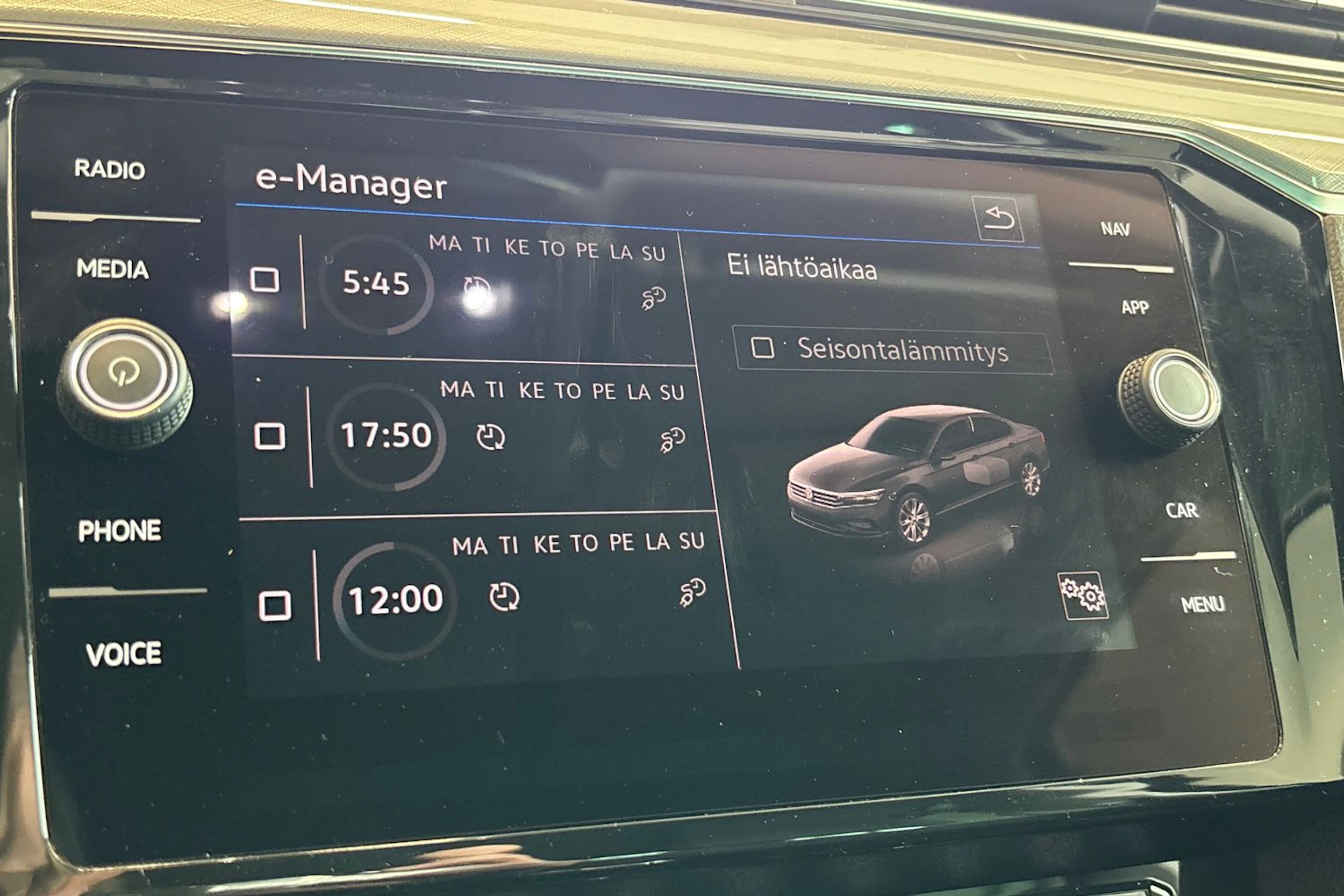 musta Volkswagen Passat 2020 kuva 34.