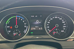 musta Volkswagen Passat 2020 kuva 36.