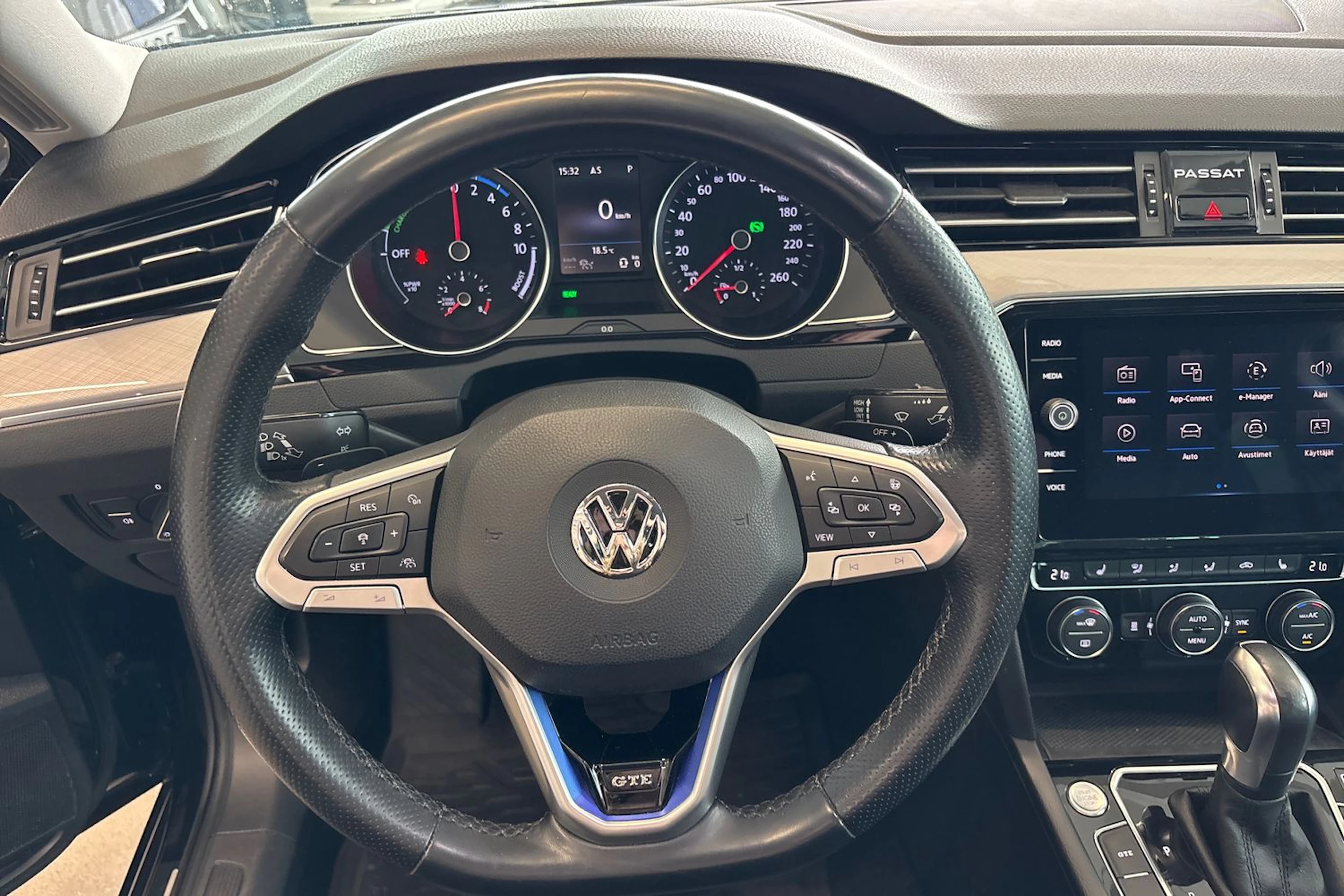 musta Volkswagen Passat 2020 kuva 37.