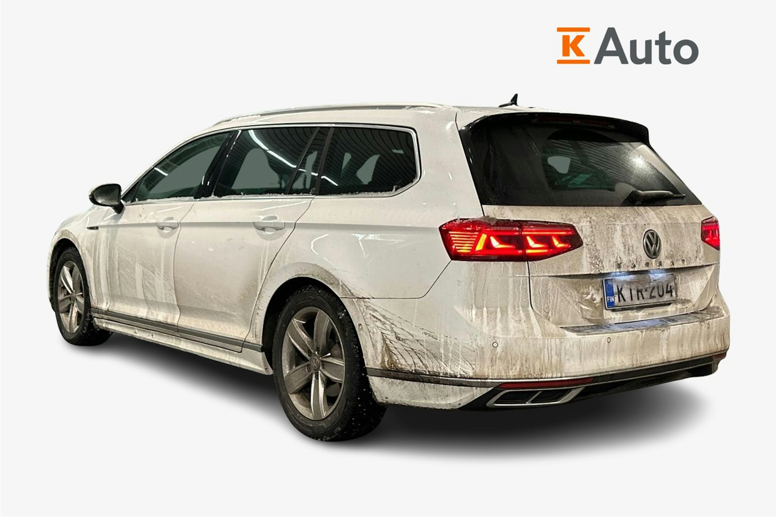 valkoinen Volkswagen Passat 2020 kuva 2.