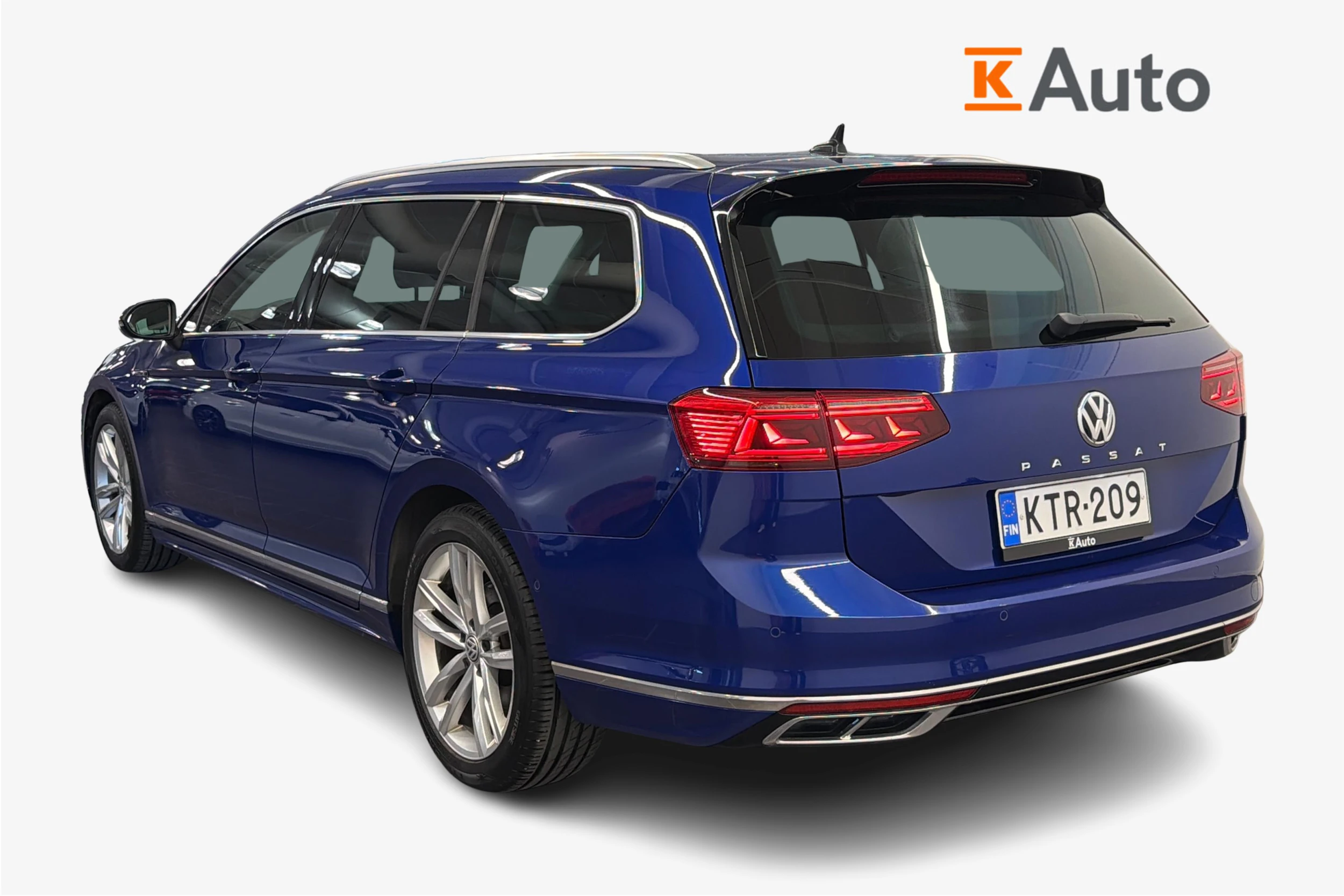 sininen Volkswagen Passat 2020 kuva 2.