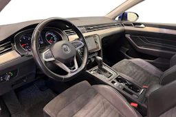 sininen Volkswagen Passat 2020 kuva 6.