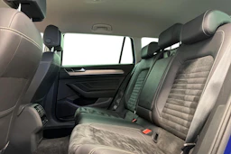 sininen Volkswagen Passat 2020 kuva 8.