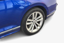 sininen Volkswagen Passat 2020 kuva 9.