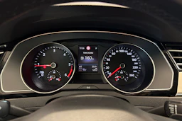 sininen Volkswagen Passat 2020 kuva 16.