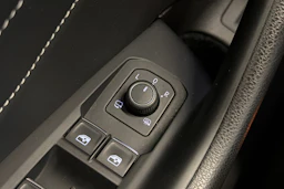 sininen Volkswagen Passat 2020 kuva 19.