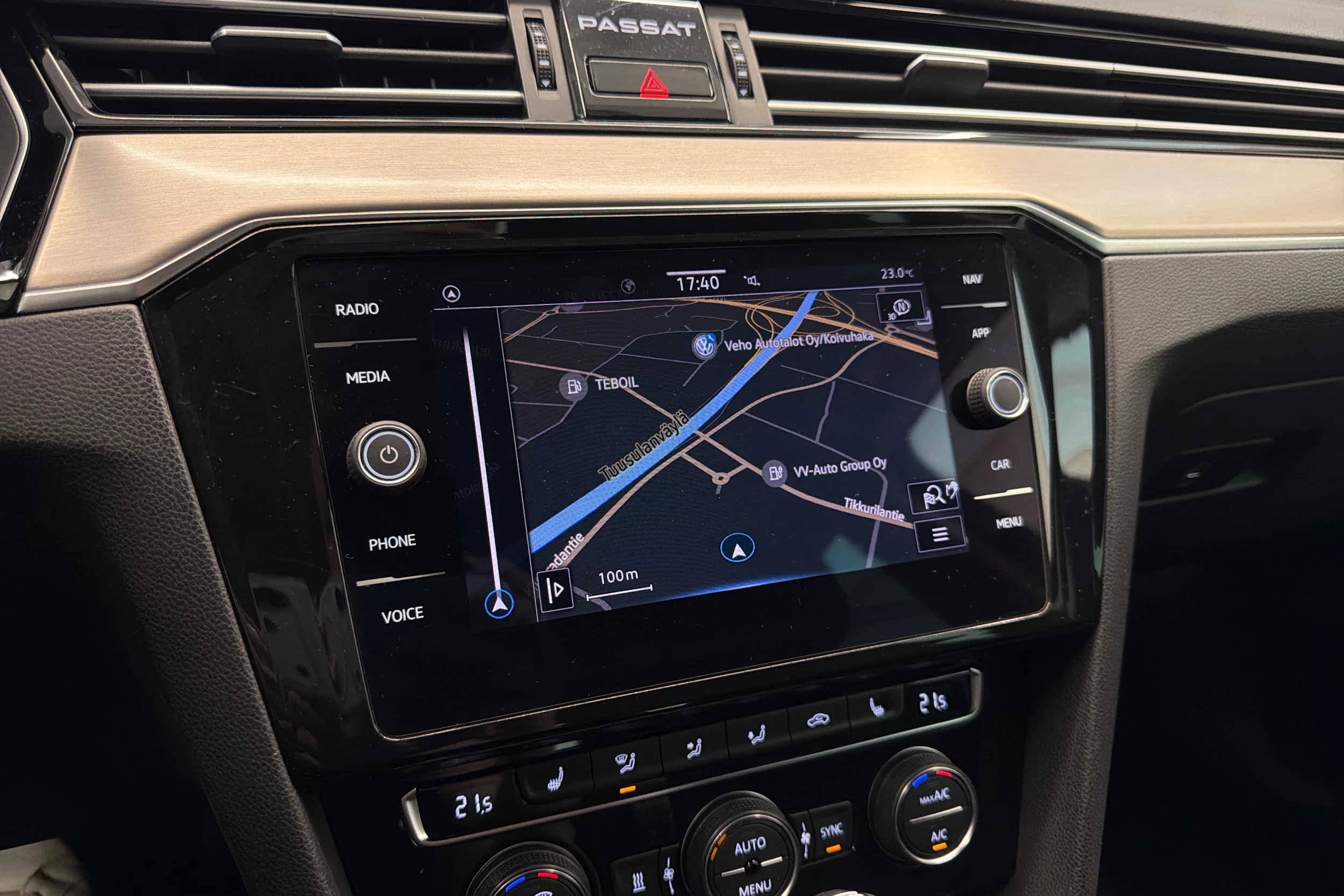 sininen Volkswagen Passat 2020 kuva 25.