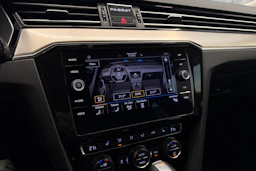 sininen Volkswagen Passat 2020 kuva 29.