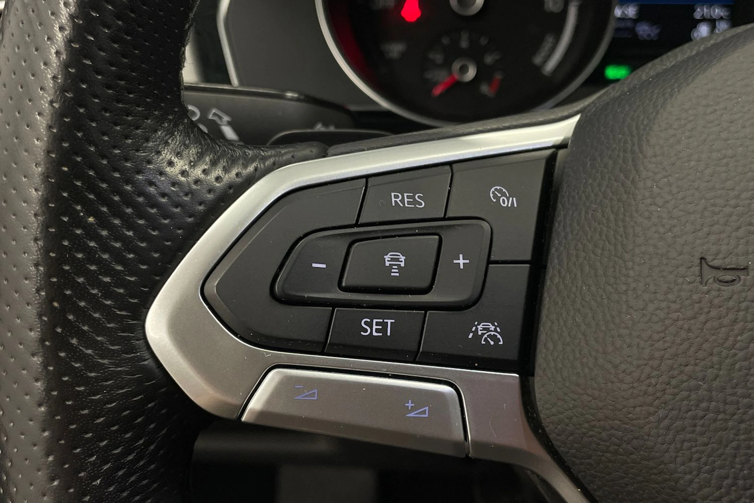 Hopea Volkswagen PASSAT 2020 kuva 18.