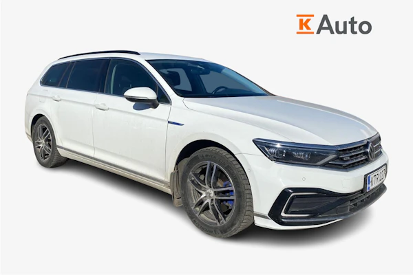 Volkswagen Passat Variant GTE Plug-In Hybrid 160 kW DSG-automaatti