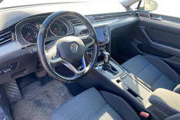 valkoinen Volkswagen Passat 2020 kuva 3.