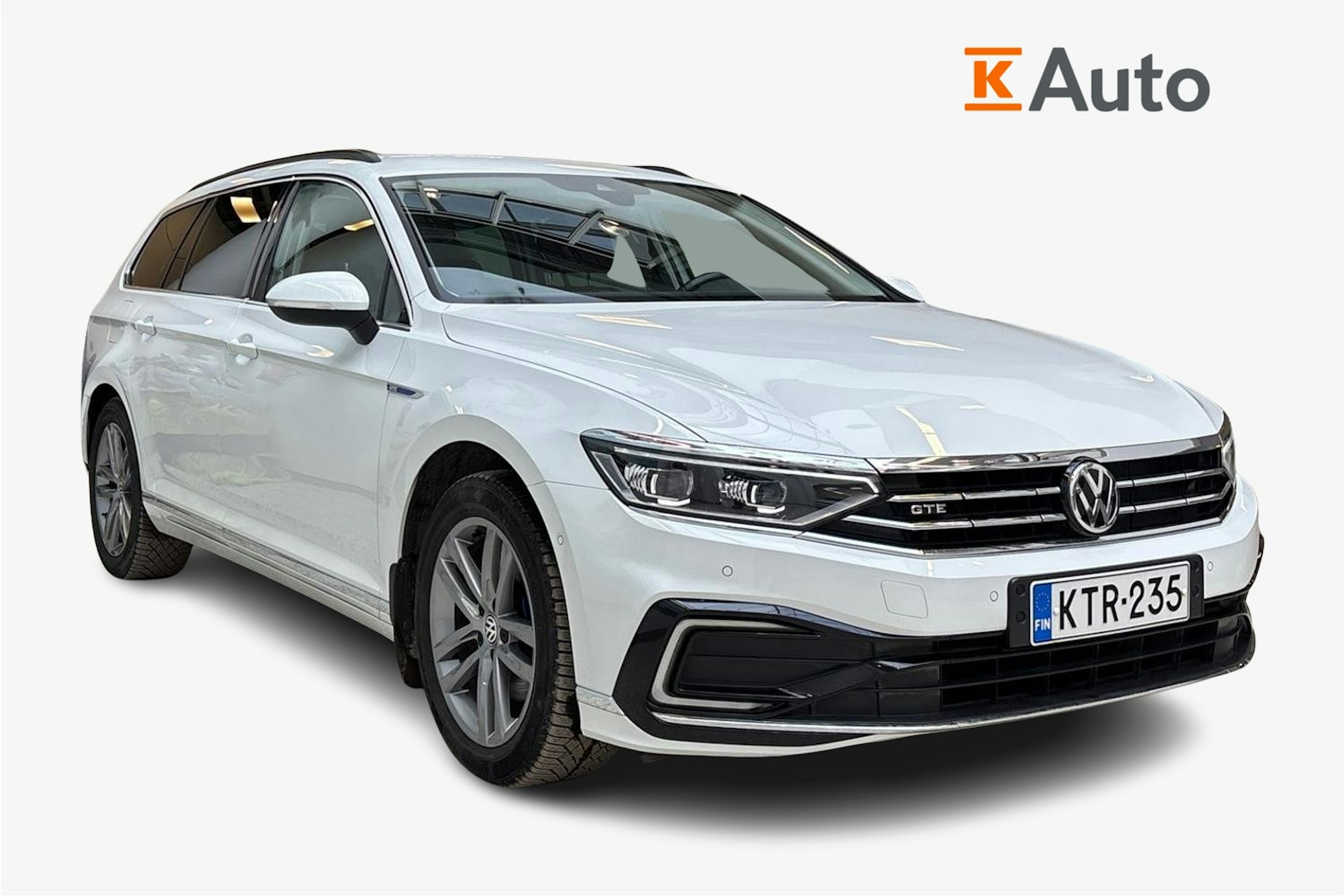 valkoinen Volkswagen Passat 2020 kuva 1.