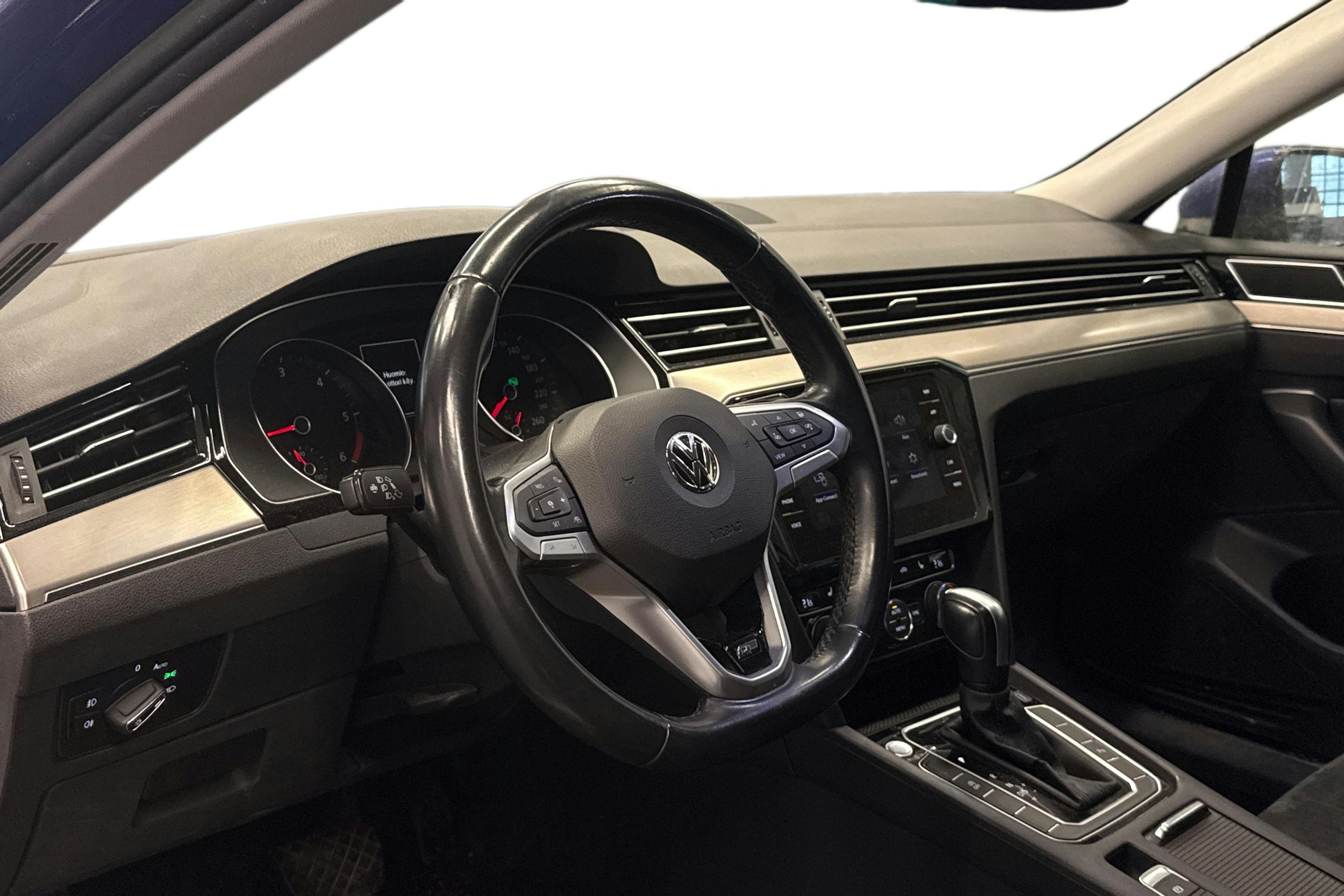 sininen Volkswagen Passat 2020 kuva 3.