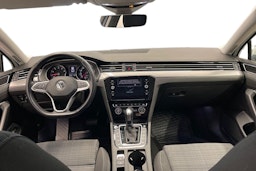 valkoinen Volkswagen Passat 2020 kuva 9.