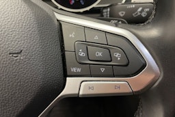 valkoinen Volkswagen Passat 2020 kuva 15.