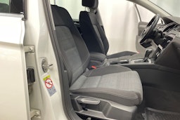 valkoinen Volkswagen Passat 2020 kuva 26.