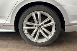 Hopea Volkswagen PASSAT 2021 kuva 13.
