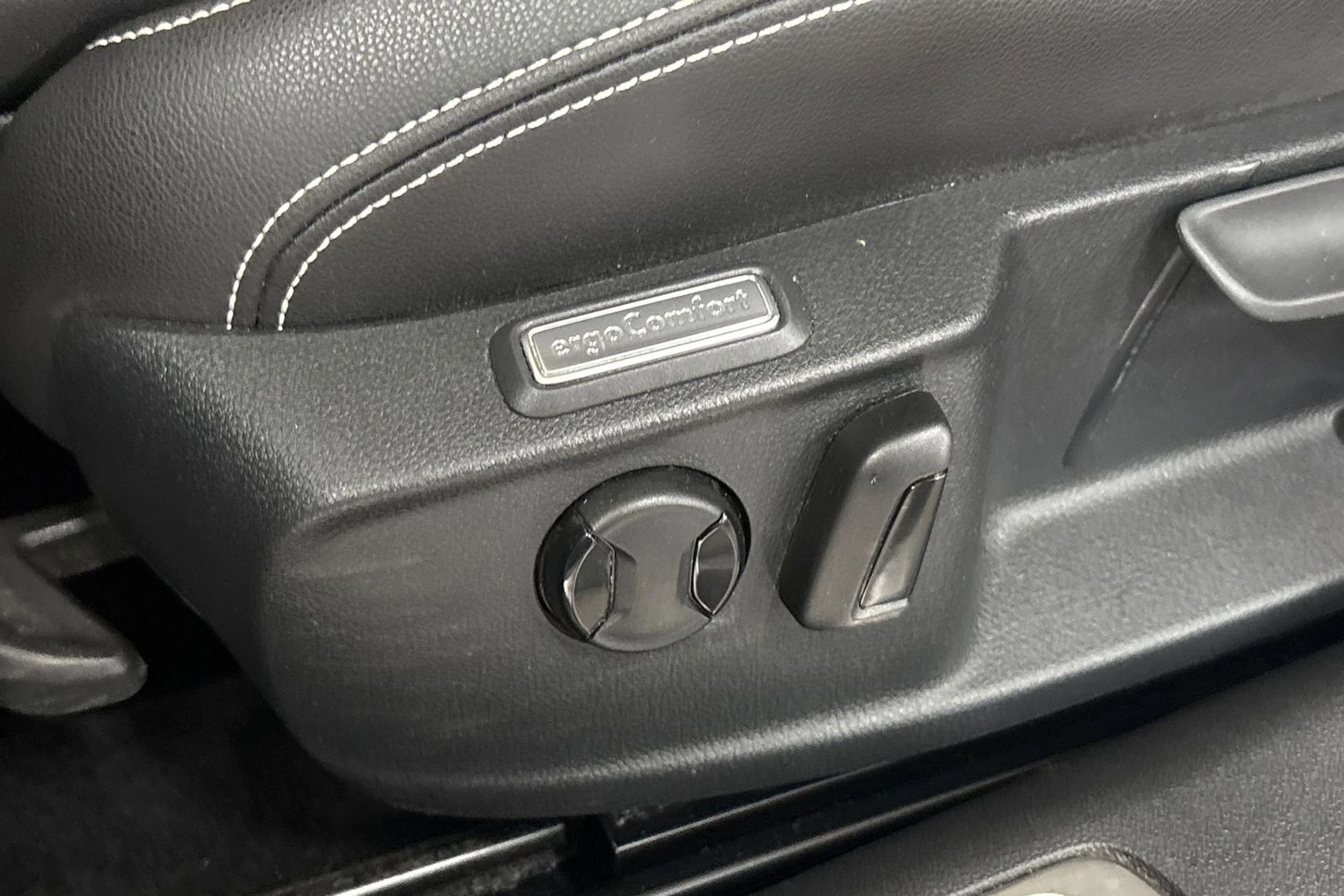Hopea Volkswagen PASSAT 2021 kuva 28.