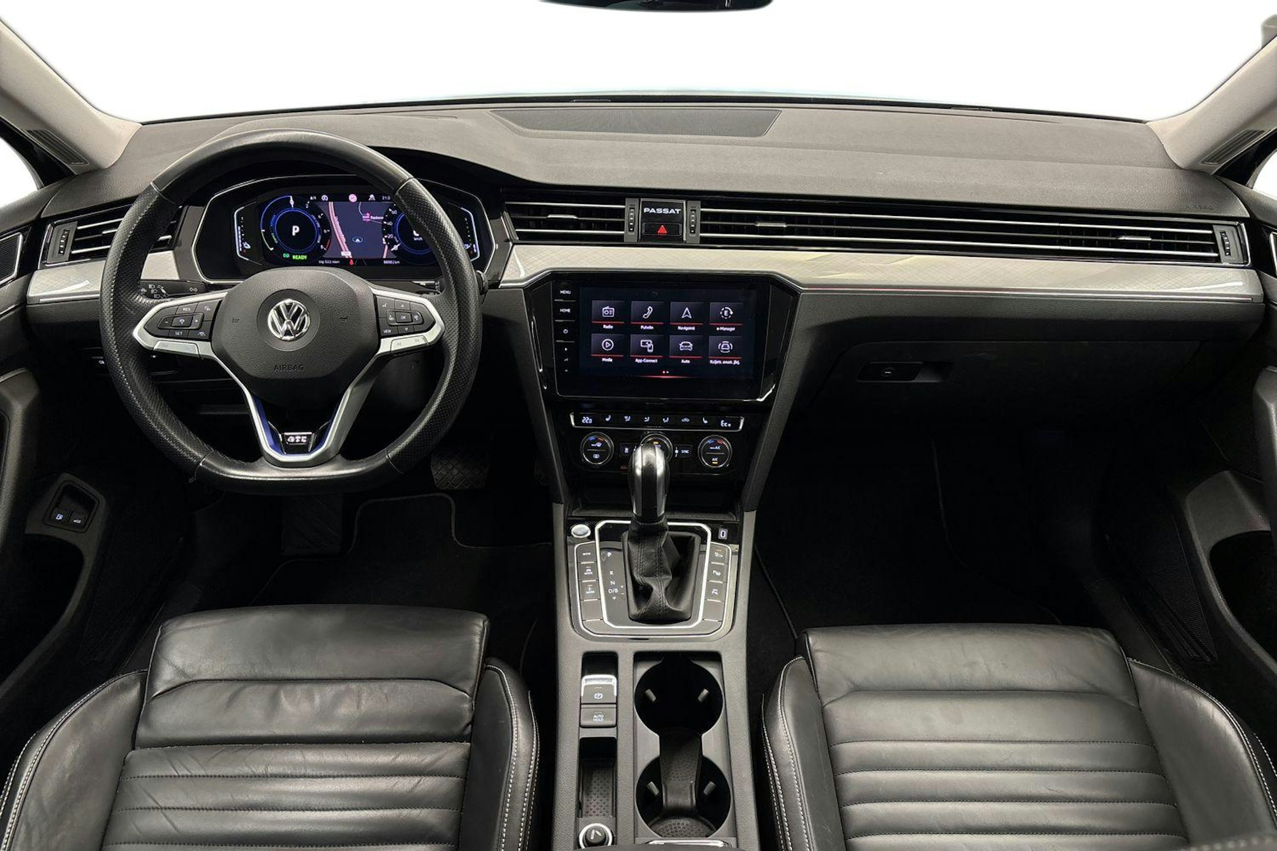 musta Volkswagen Passat 2020 kuva 9.