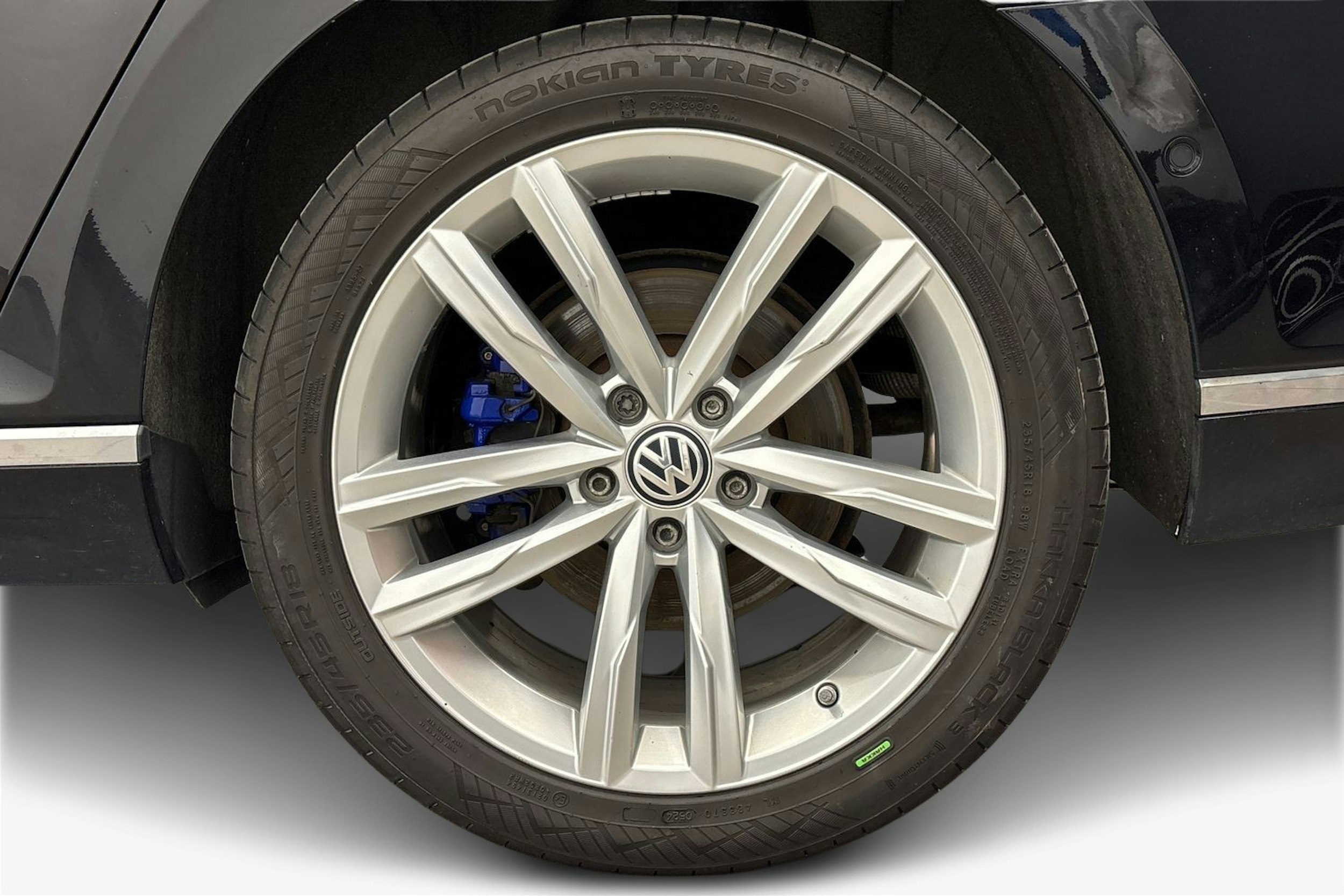 musta Volkswagen Passat 2020 kuva 11.