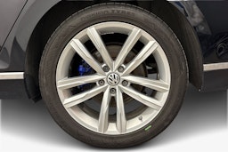musta Volkswagen Passat 2020 kuva 11.
