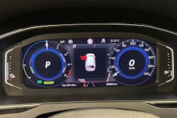 musta Volkswagen Passat 2020 kuva 18.