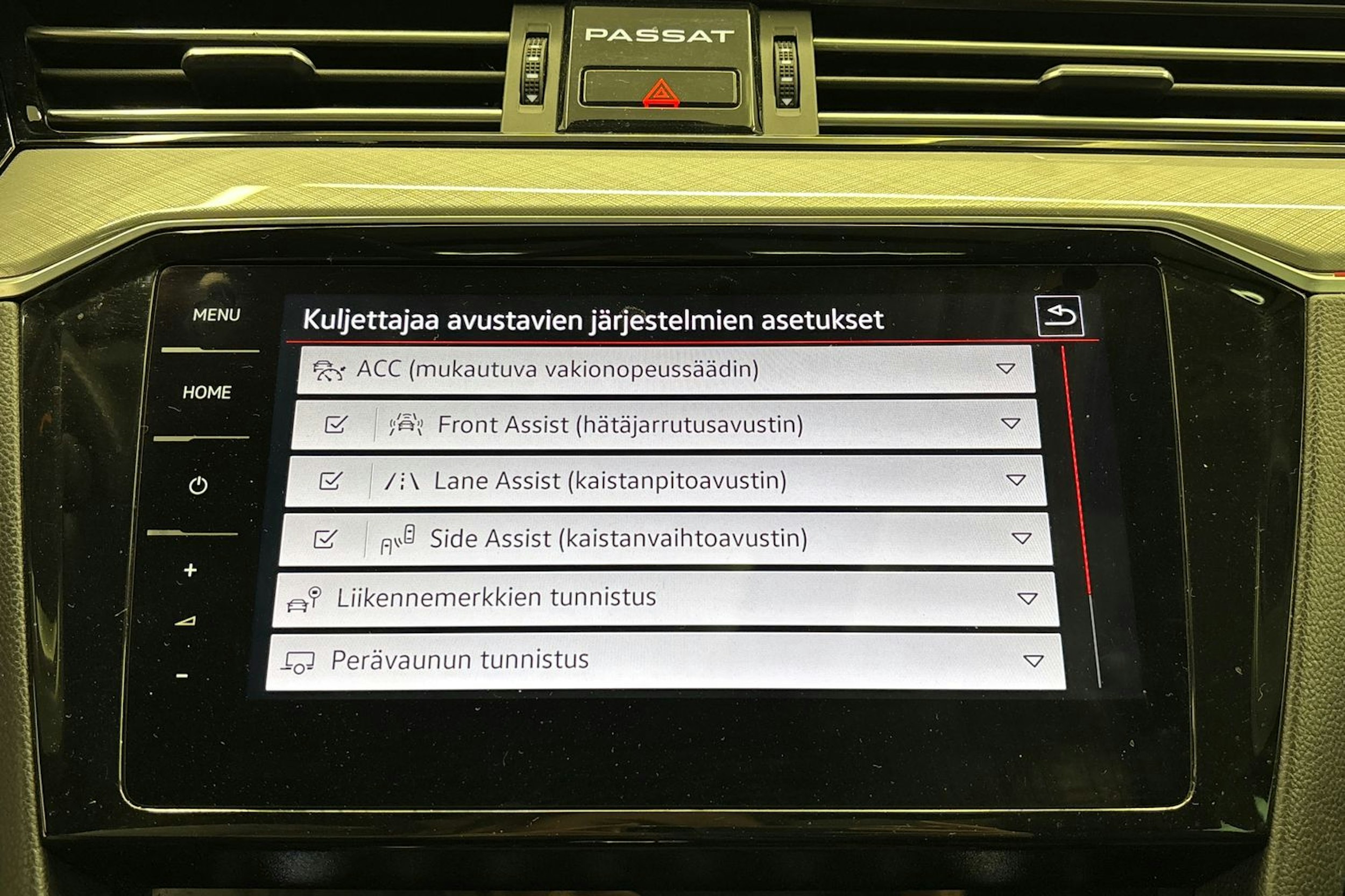 musta Volkswagen Passat 2020 kuva 20.