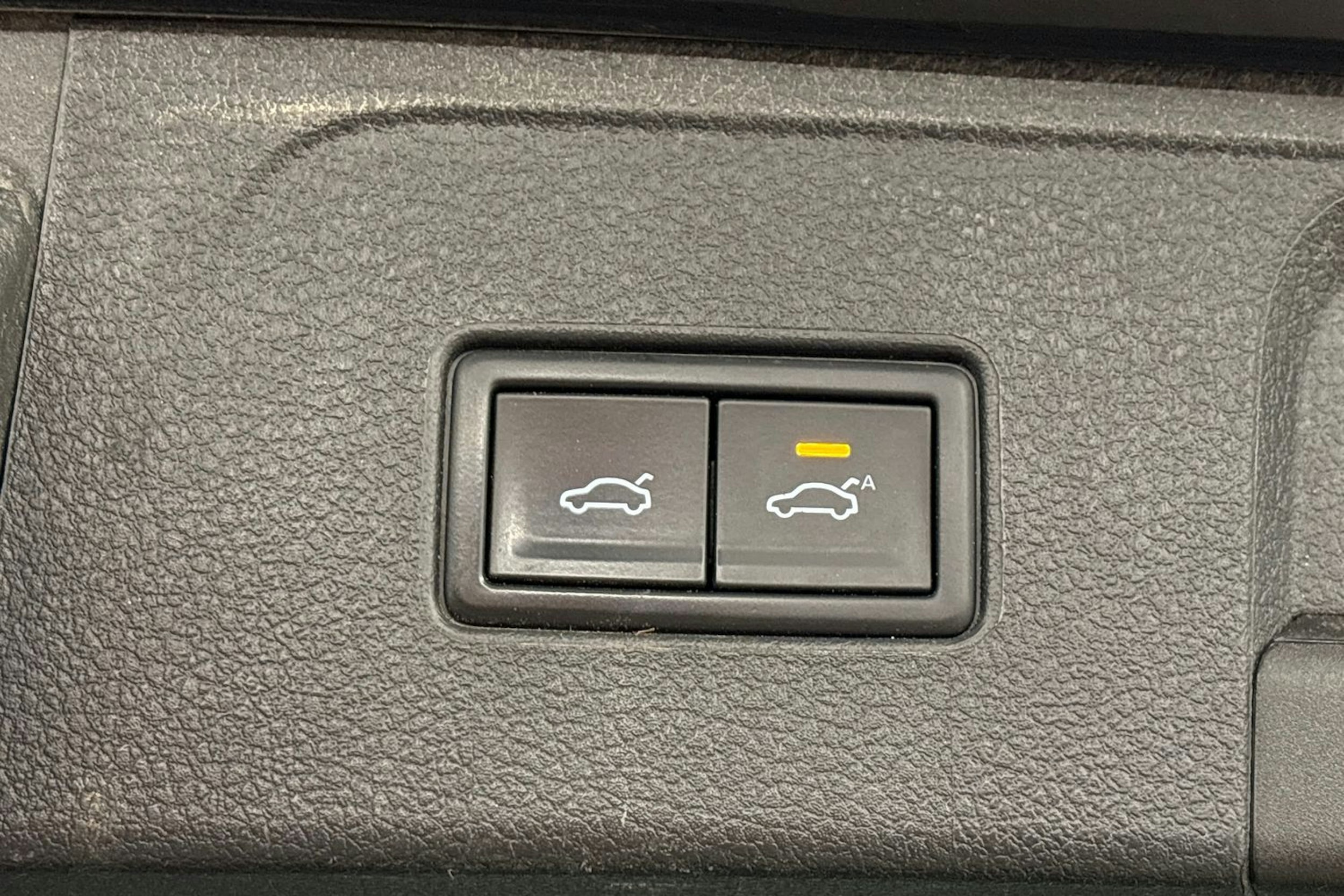 musta Volkswagen Passat 2020 kuva 25.