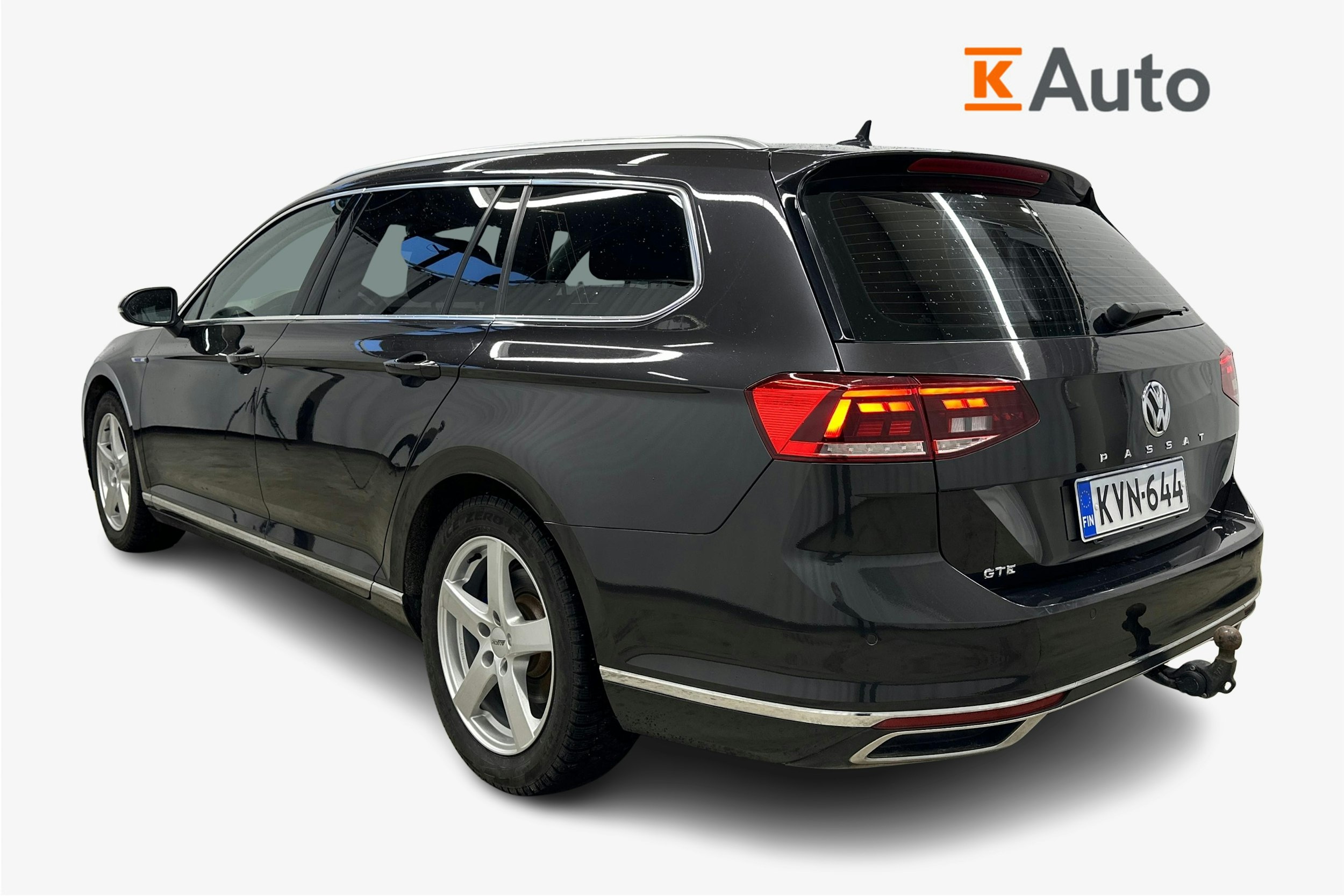 harmaa Volkswagen Passat 2020 kuva 2.